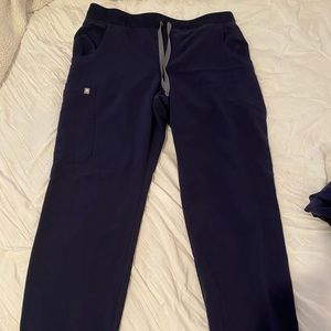 FIGS Kade Cargo Scrub Pant in Navy